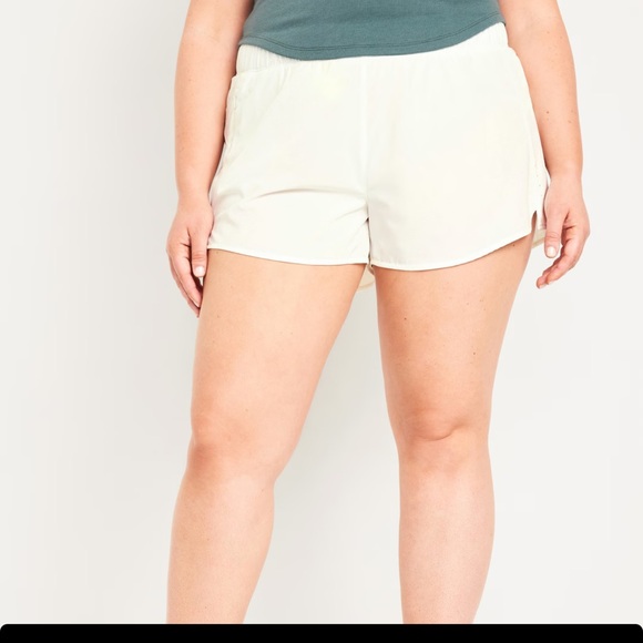 NWT OLD NAVY Mid-Rise StretchTech Run Shorts -- 3-inch inseam Color: Magnolia - Picture 7 of 10